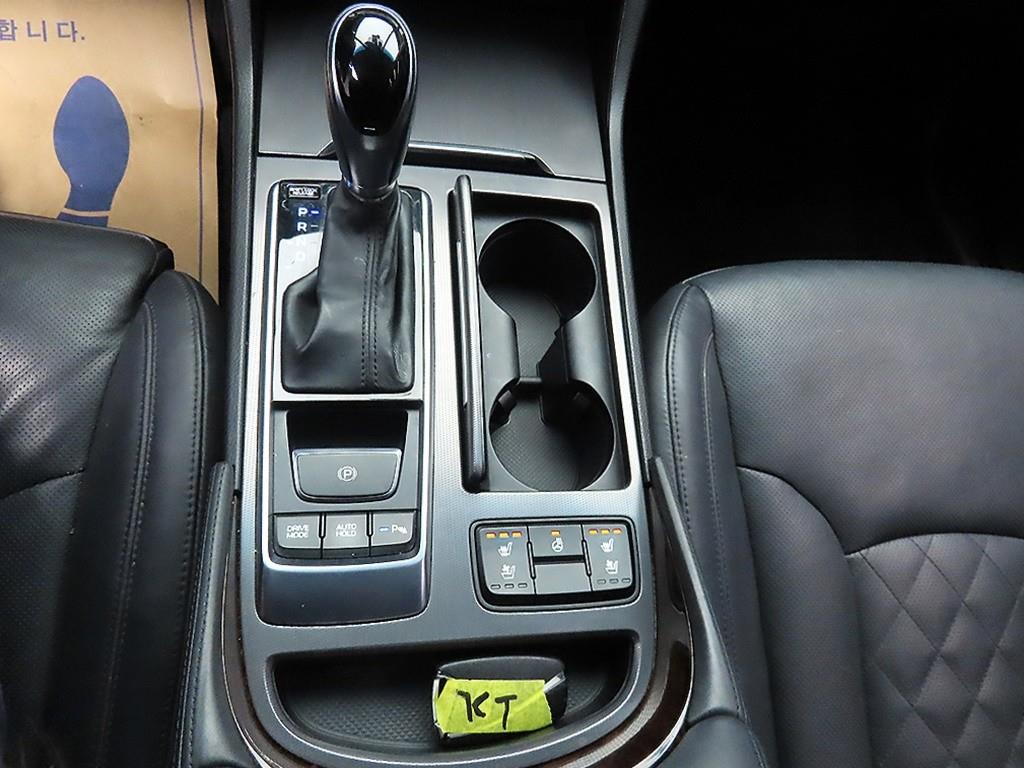 HYUNDAI Aslan - Vista 10