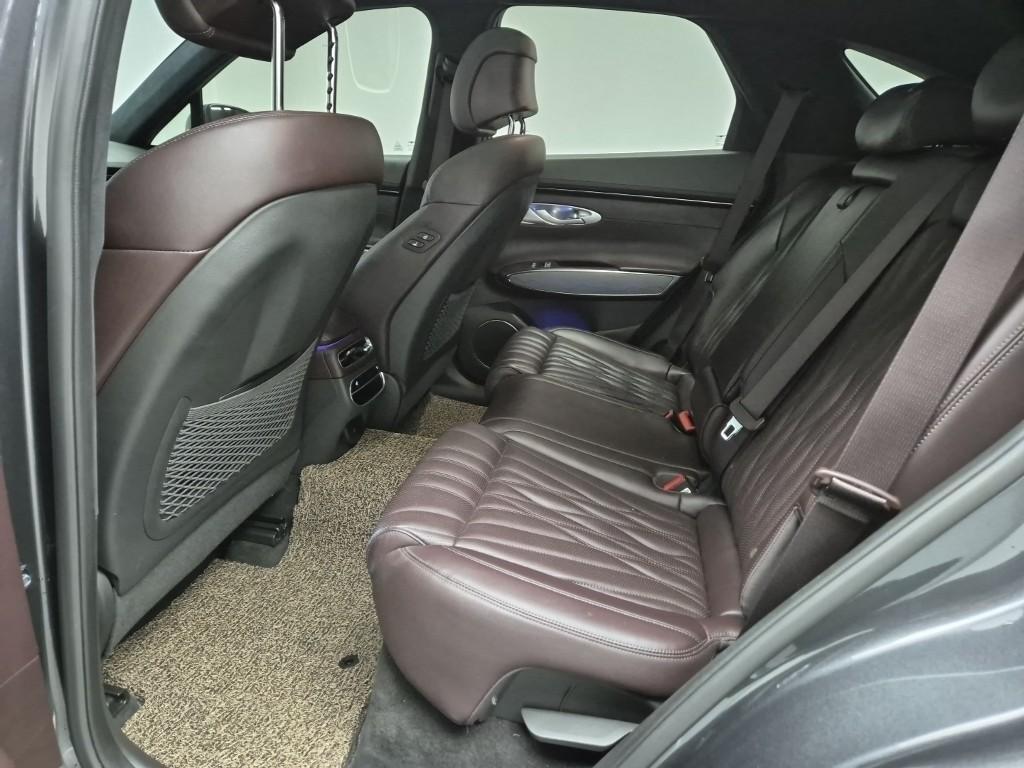 Genesis GV70 - Vista 12