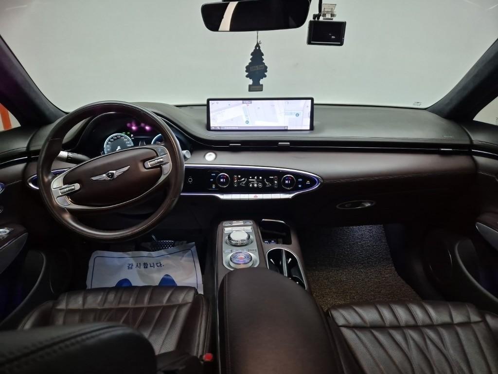 Genesis GV70 - Vista 7