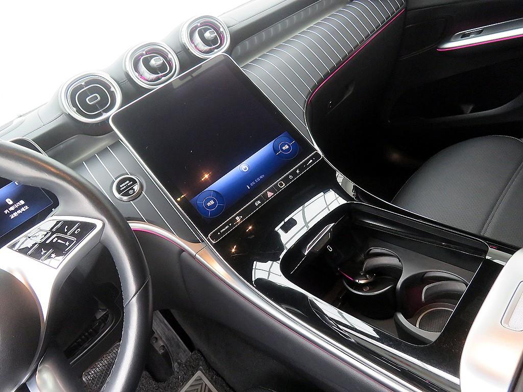 Mercedes Benz GLC Class - Vista 12