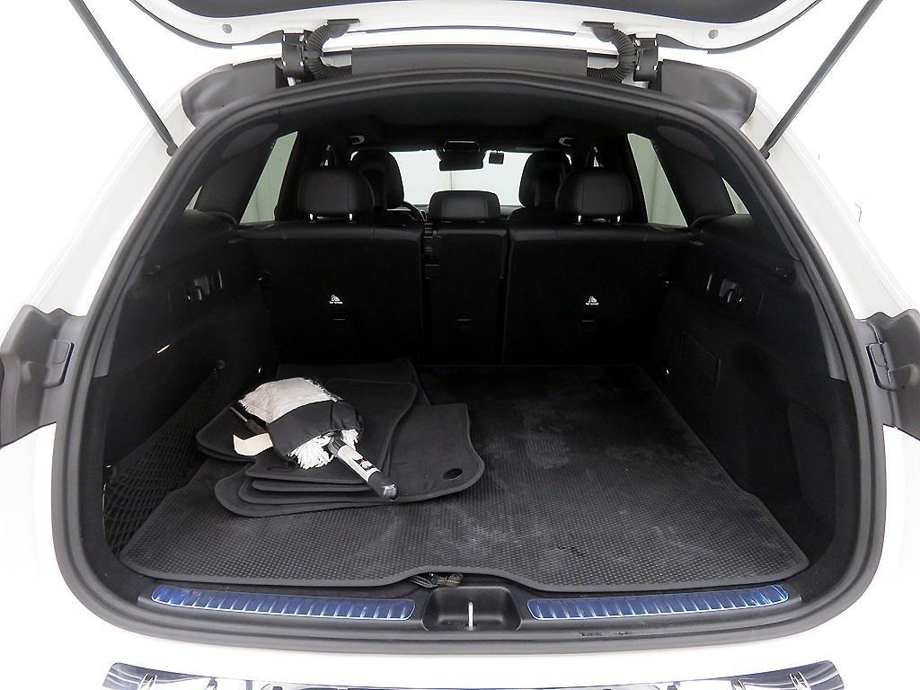 Mercedes Benz GLC Class - Vista 5