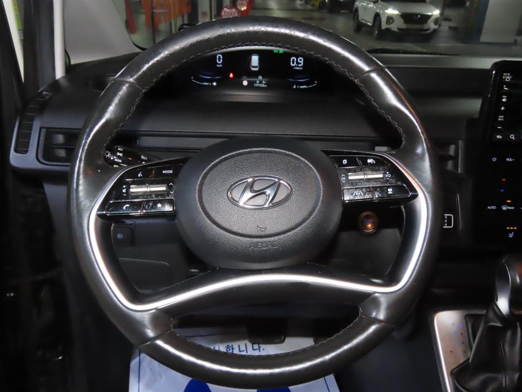 HYUNDAI Staria - Vista 11