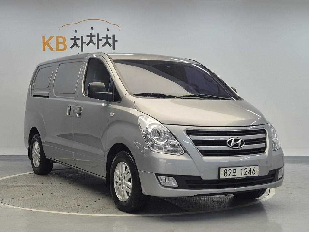 HYUNDAI Starex - Vista 4