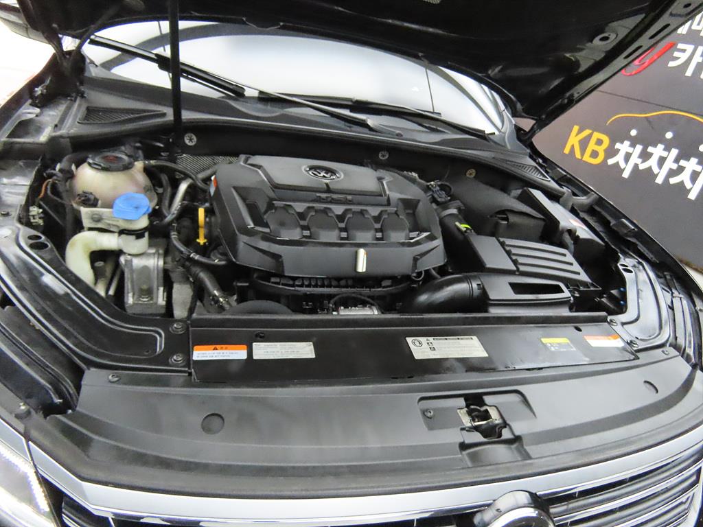 Volkswagen Passat 2018 Negro - Importación desde Corea - HF Imports Iquique - Foto 19