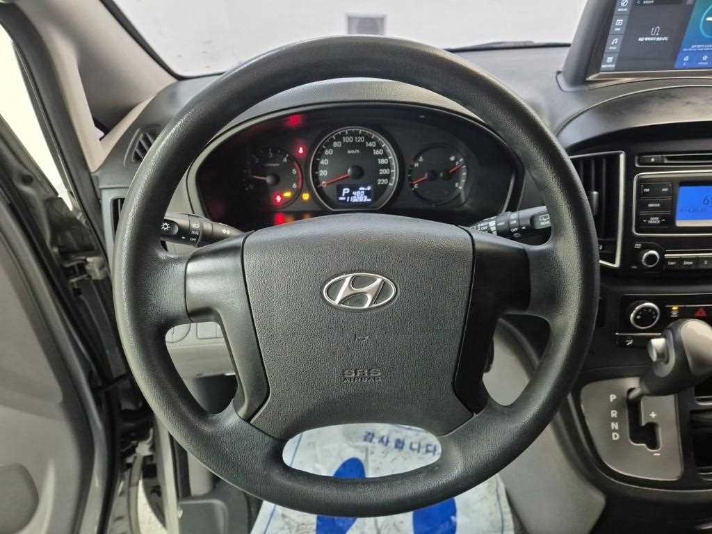 HYUNDAI Starex - Vista 9