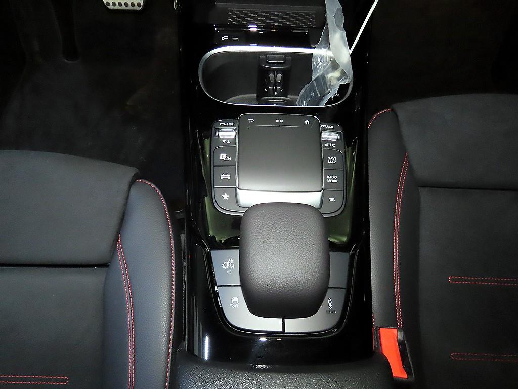 Mercedes Benz A Class - Vista 12