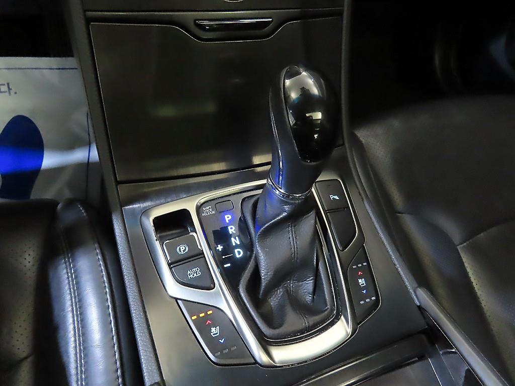 HYUNDAI Grandeur - Vista 12