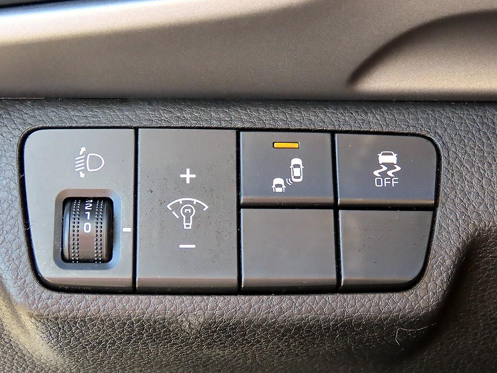 KIA Stonic 2018 Blanco - Importación desde Corea - HF Imports Iquique - Foto 14