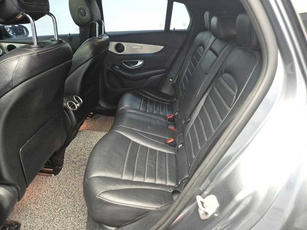 Mercedes Benz GLC Class - Vista 12