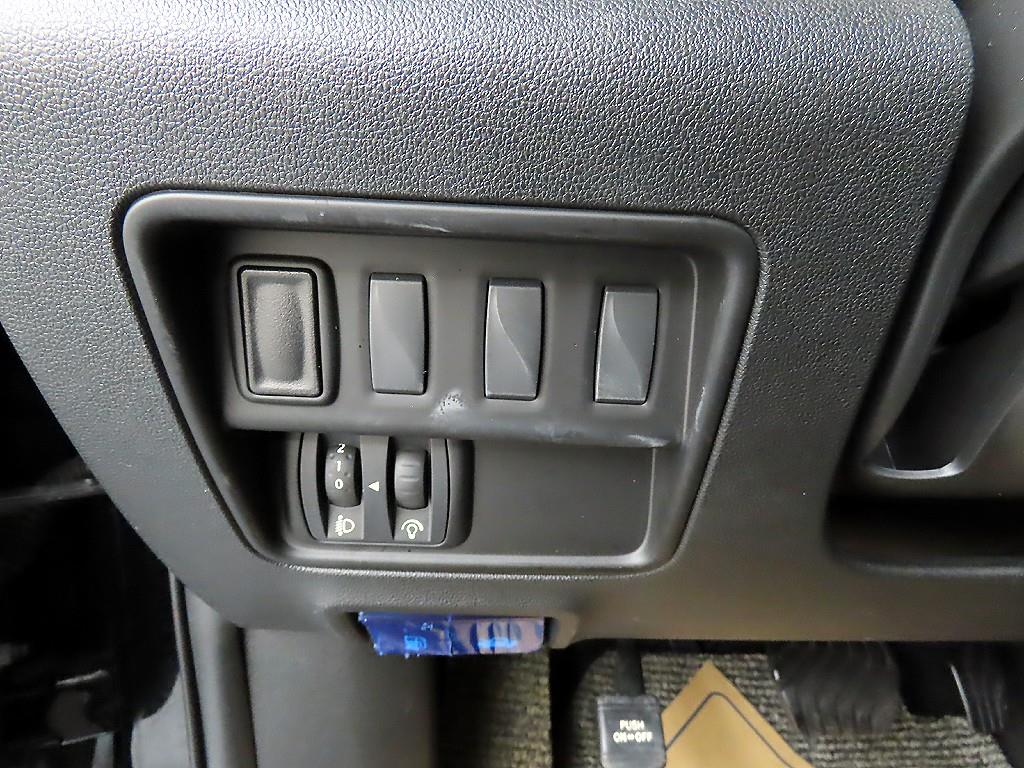 SAMSUNG QM6 - Vista 12