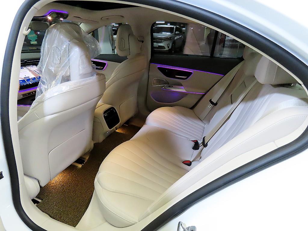 Mercedes Benz E class - Vista 7