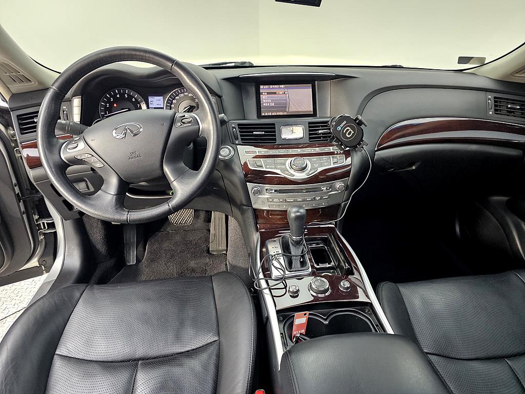 Infiniti M - Vista 5