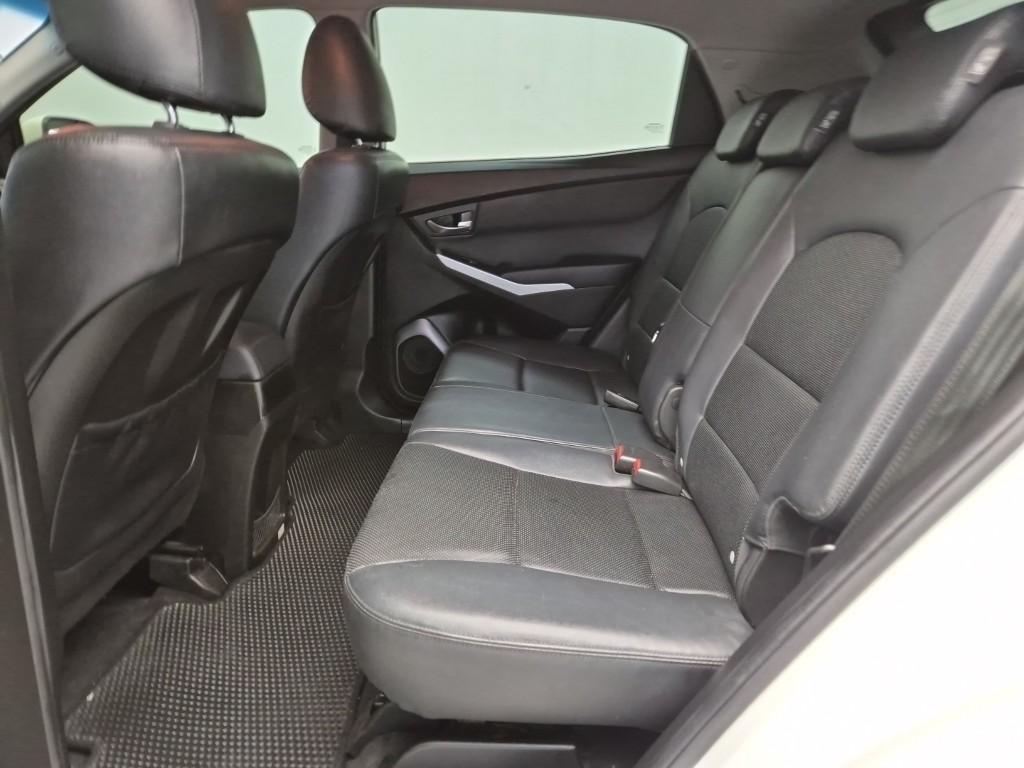 Ssangyong Korando - Vista 12