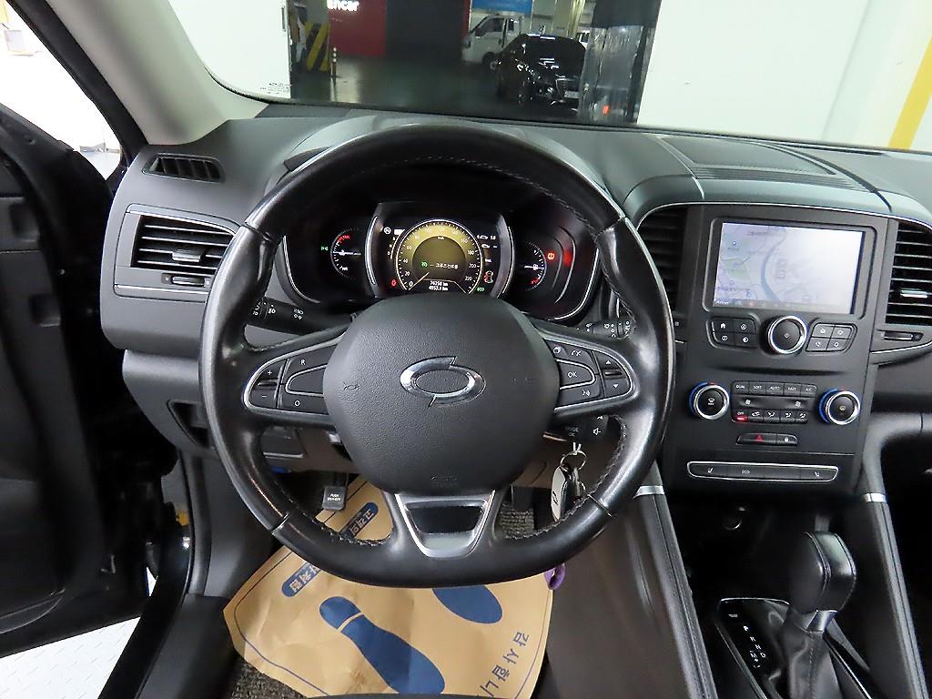 SAMSUNG QM6 - Vista 9