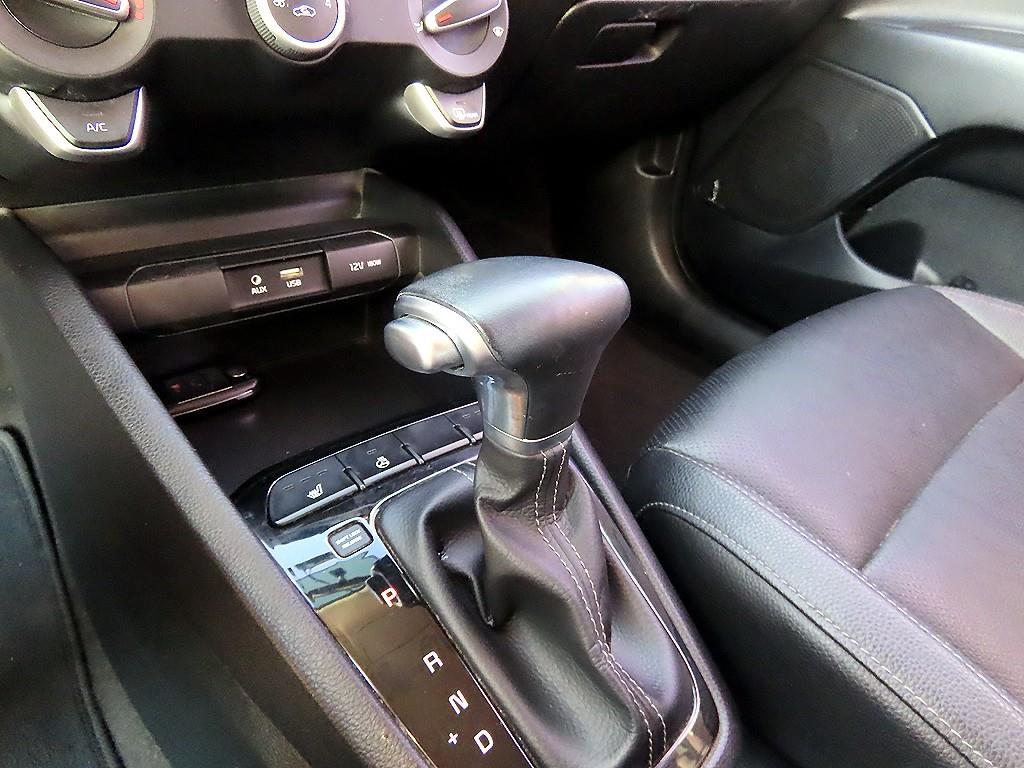 KIA Stonic - Vista 11