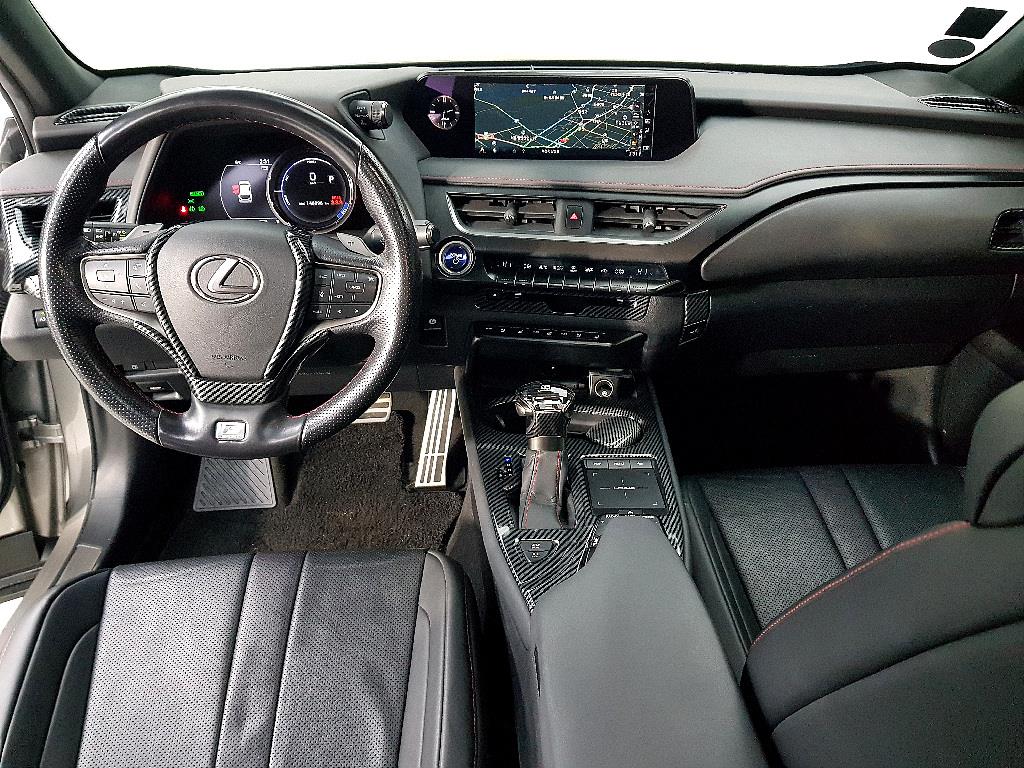 Lexus UX - Vista 5