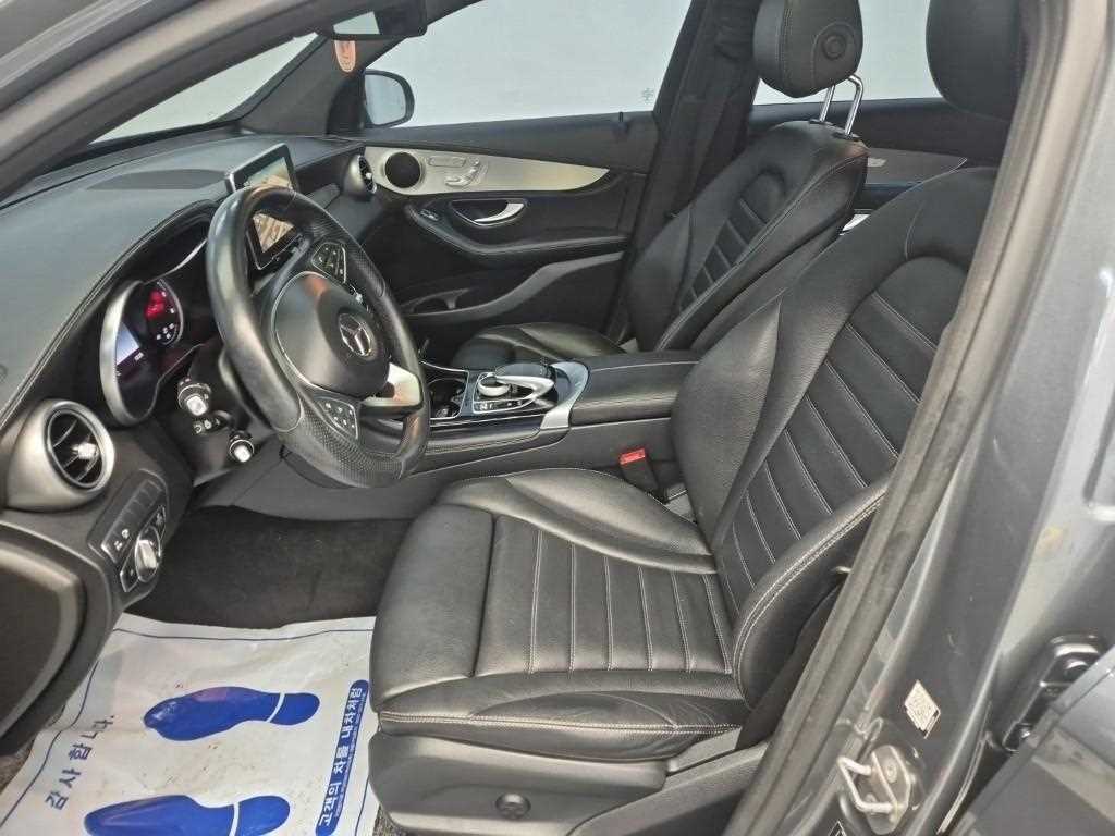 Mercedes Benz GLC Class - Vista 11