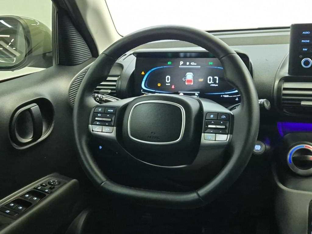 HYUNDAI Casper - Vista 9