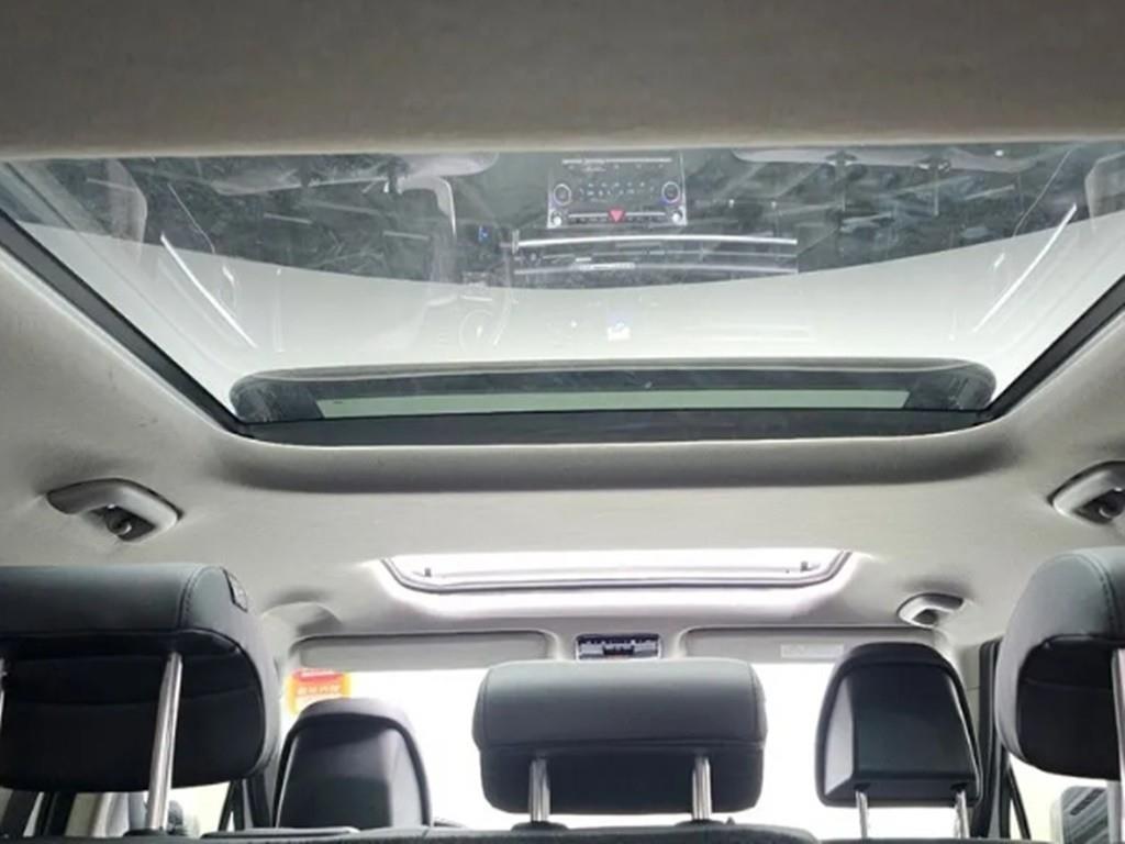 HYUNDAI Santa Fe - Vista 6