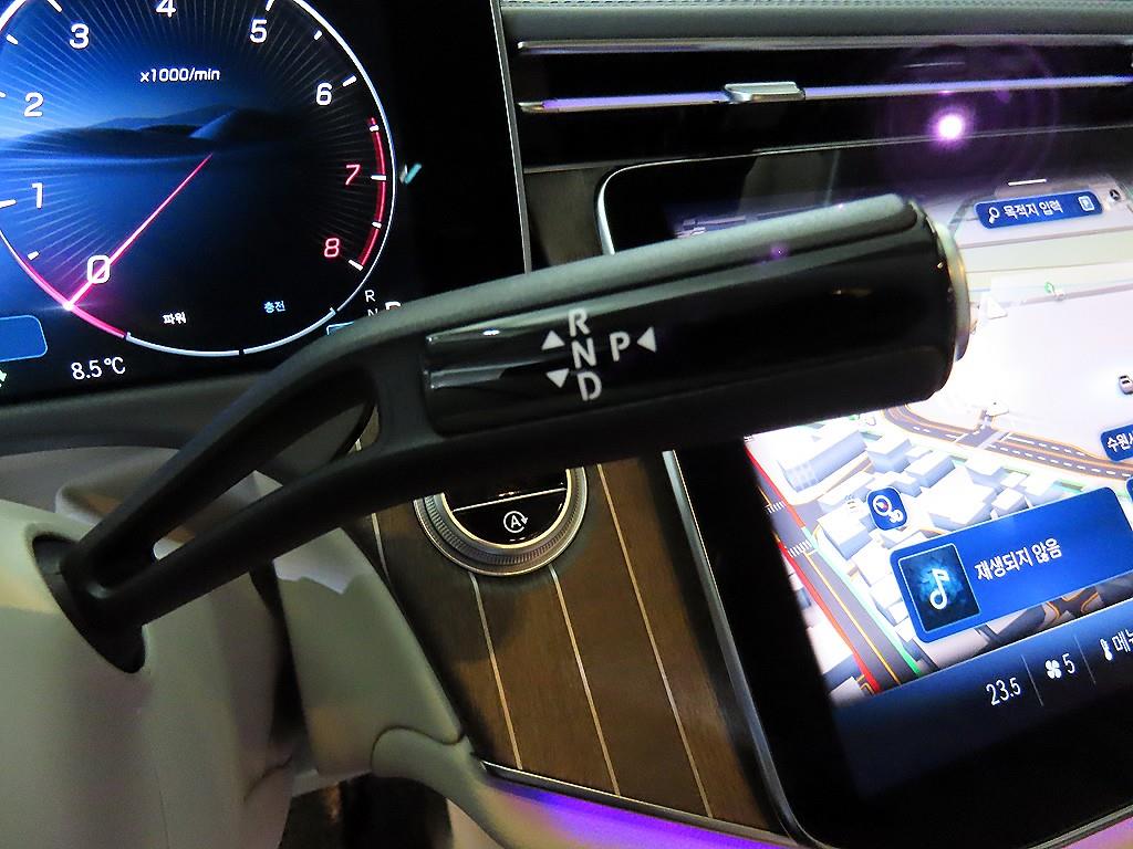 Mercedes Benz E class - Vista 12