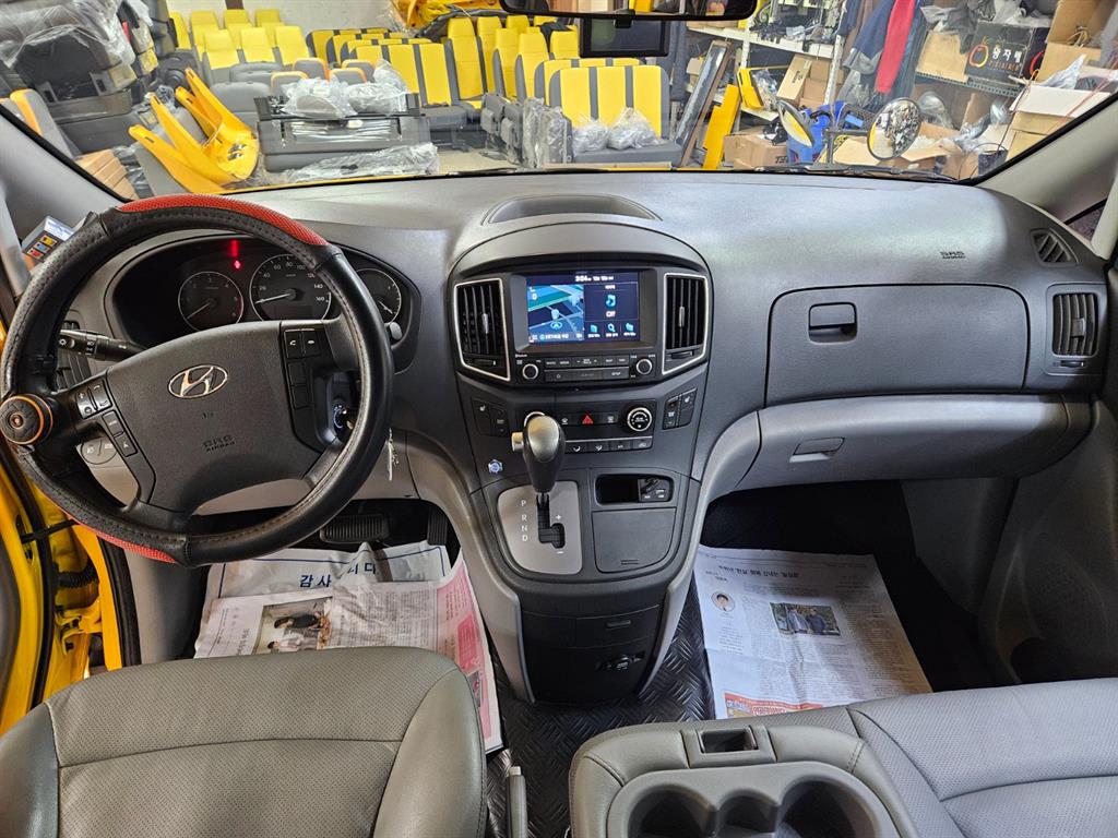 HYUNDAI Starex - Vista 9