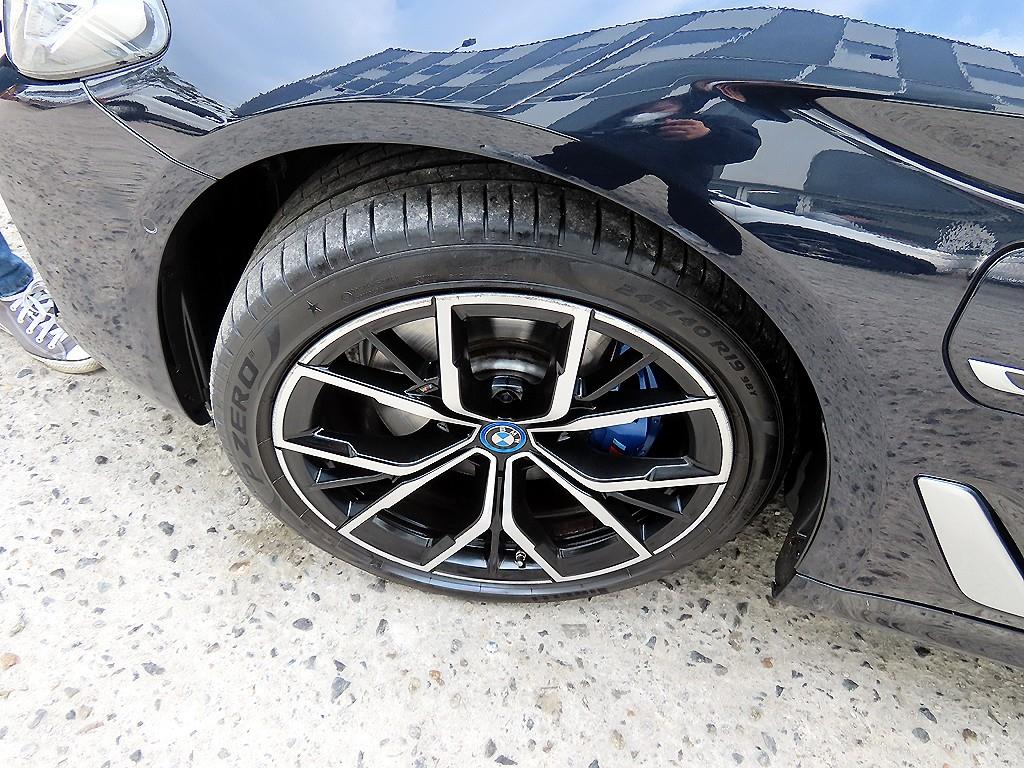 BMW 5 Series 2022 Negro - Importación desde Corea - HF Imports Iquique - Foto 20