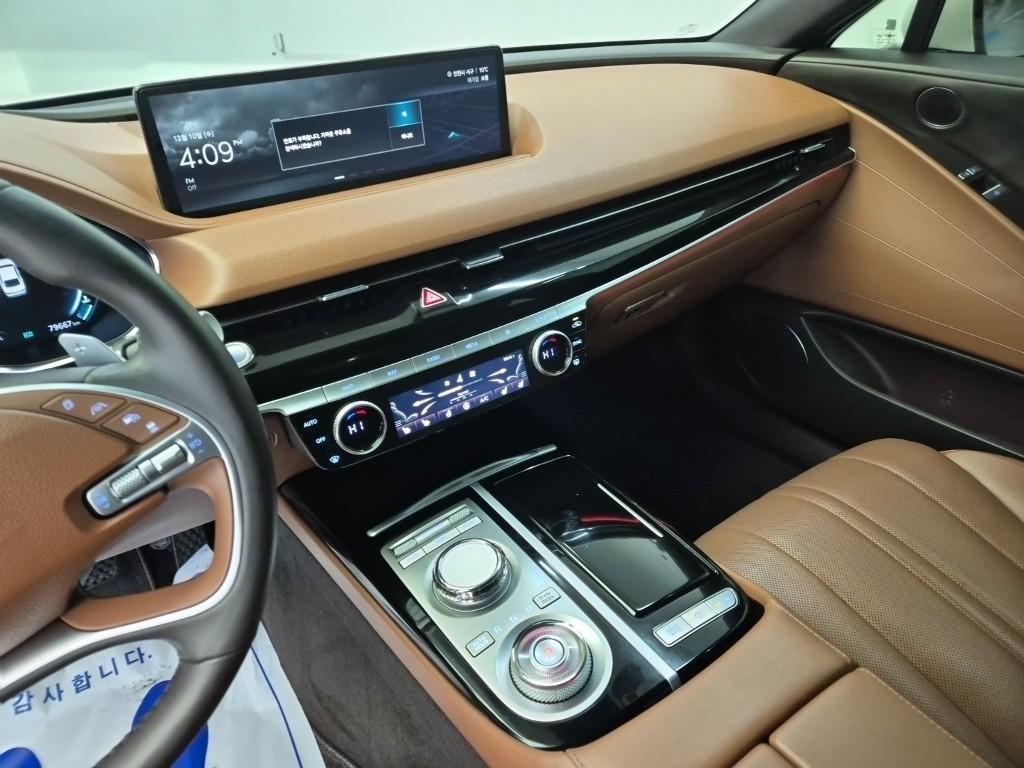 Genesis G80 - Vista 10