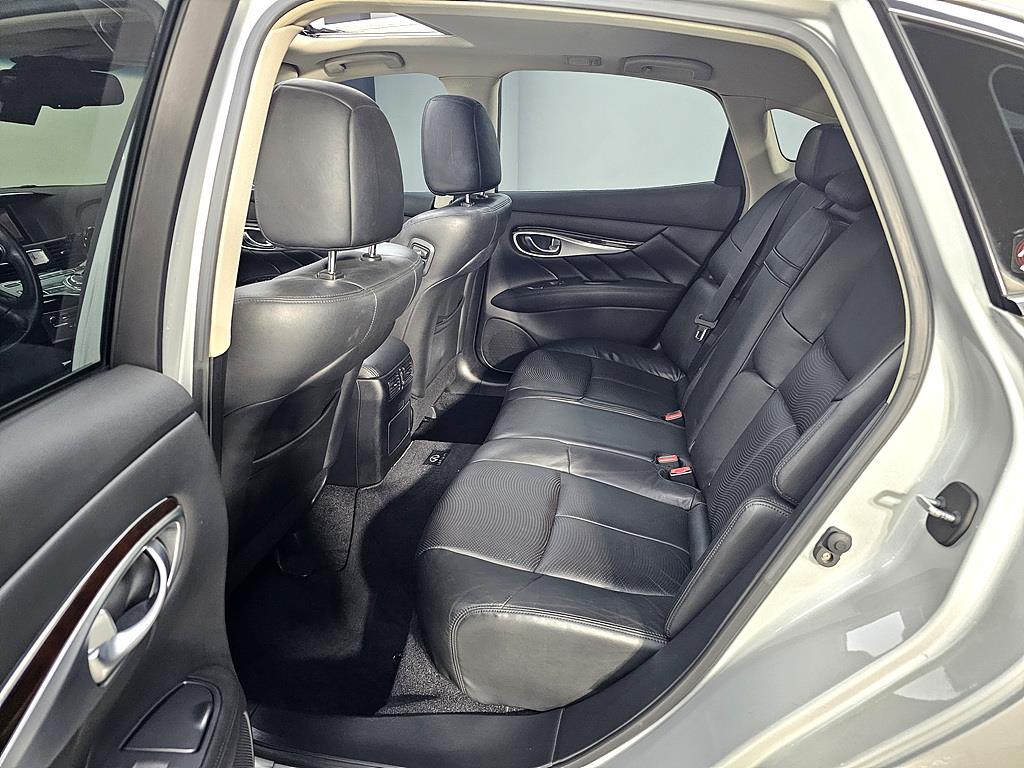 Infiniti M - Vista 9