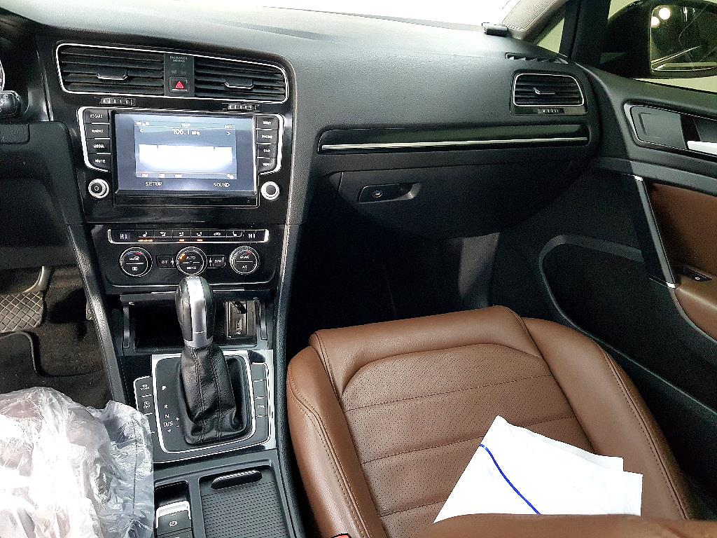 Volkswagen Golf - Vista 10