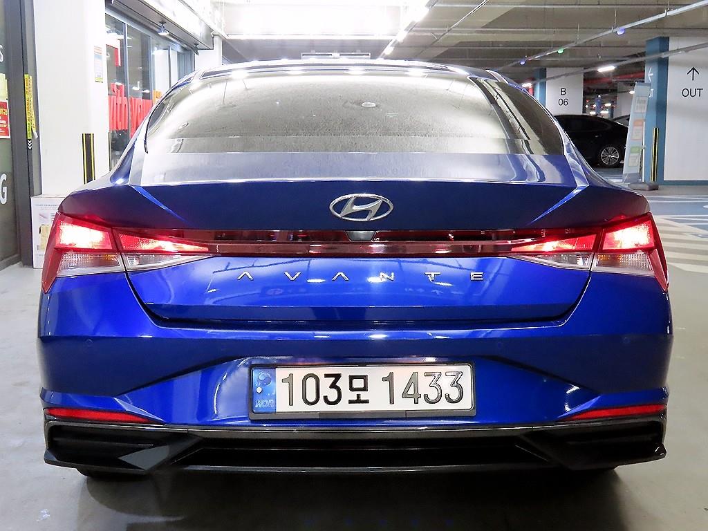 HYUNDAI Avante - Vista 5