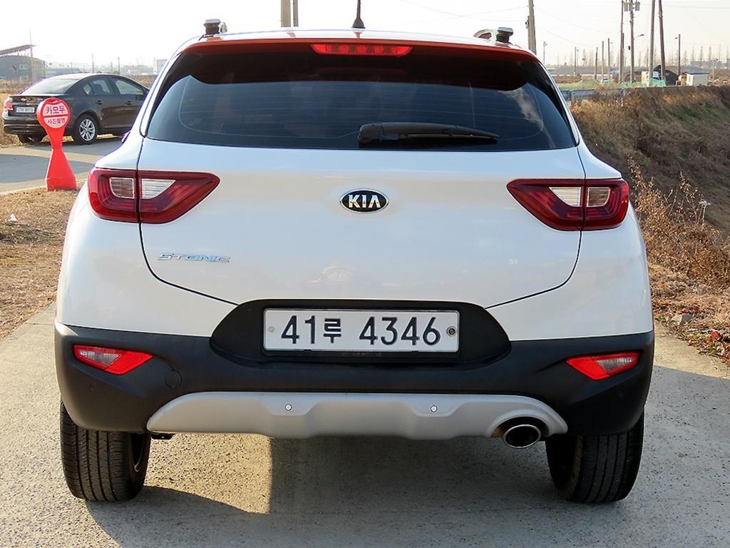 KIA Stonic - Vista 4
