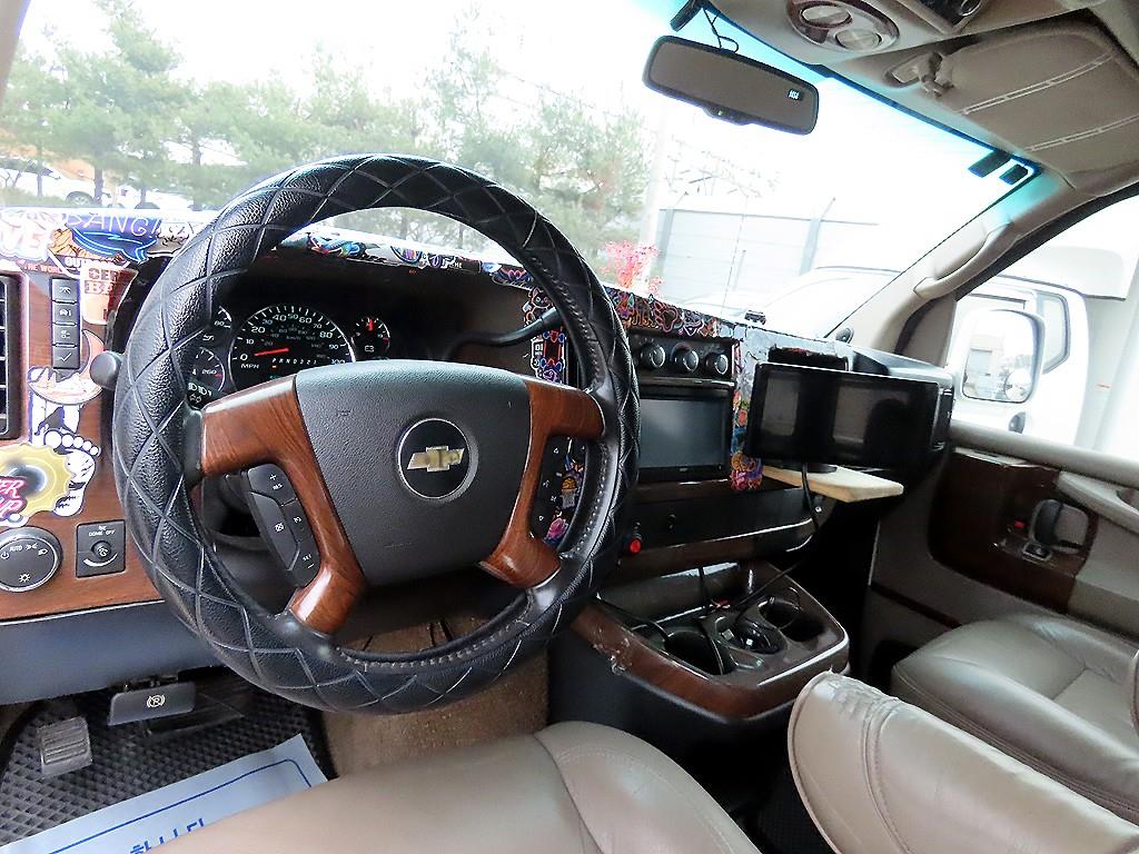 Chevrolet Express van - Vista 8