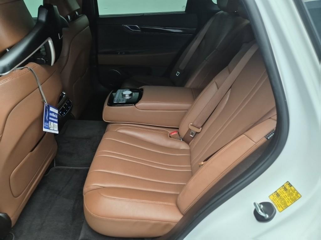 Genesis G80 - Vista 12