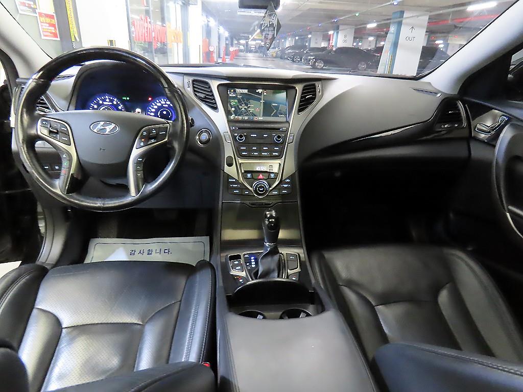 HYUNDAI Grandeur - Vista 10