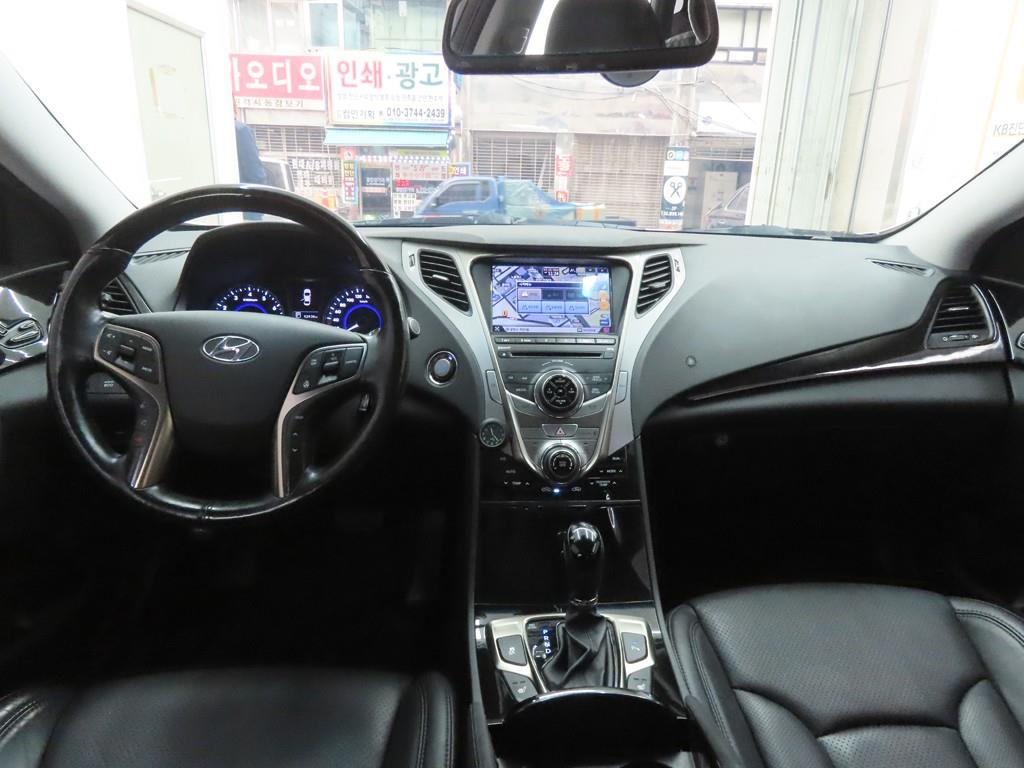 HYUNDAI Grandeur - Vista 7