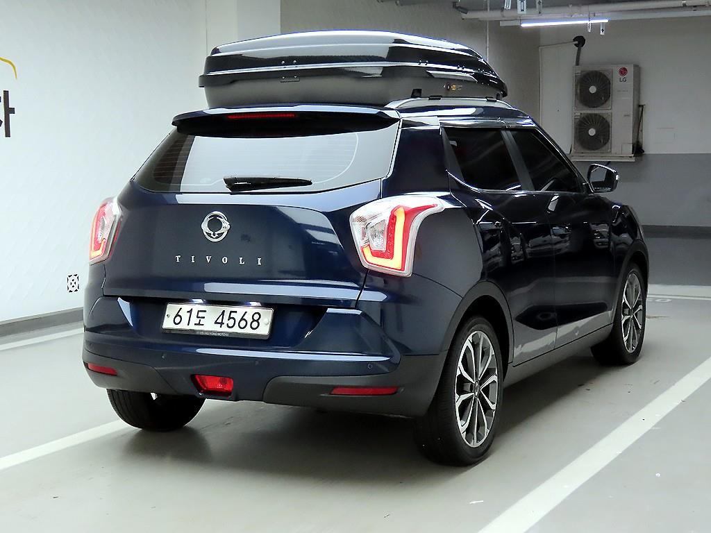 Ssangyong Tivoli - Vista 4