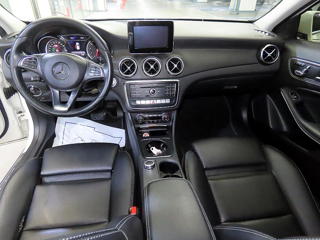 Mercedes Benz GLA Class - Vista 10