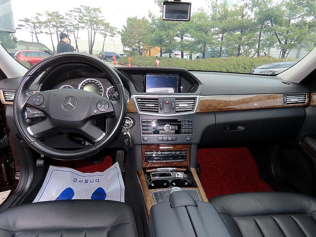 Mercedes Benz E class - Vista 7