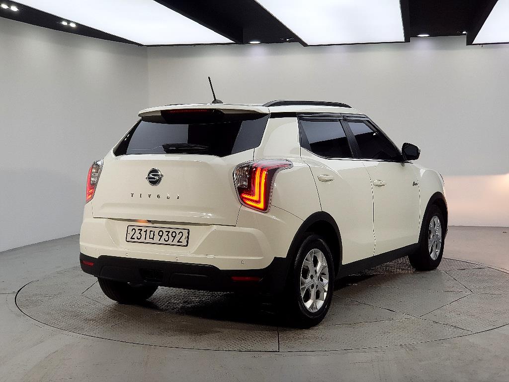 Ssangyong Tivoli - Vista 4