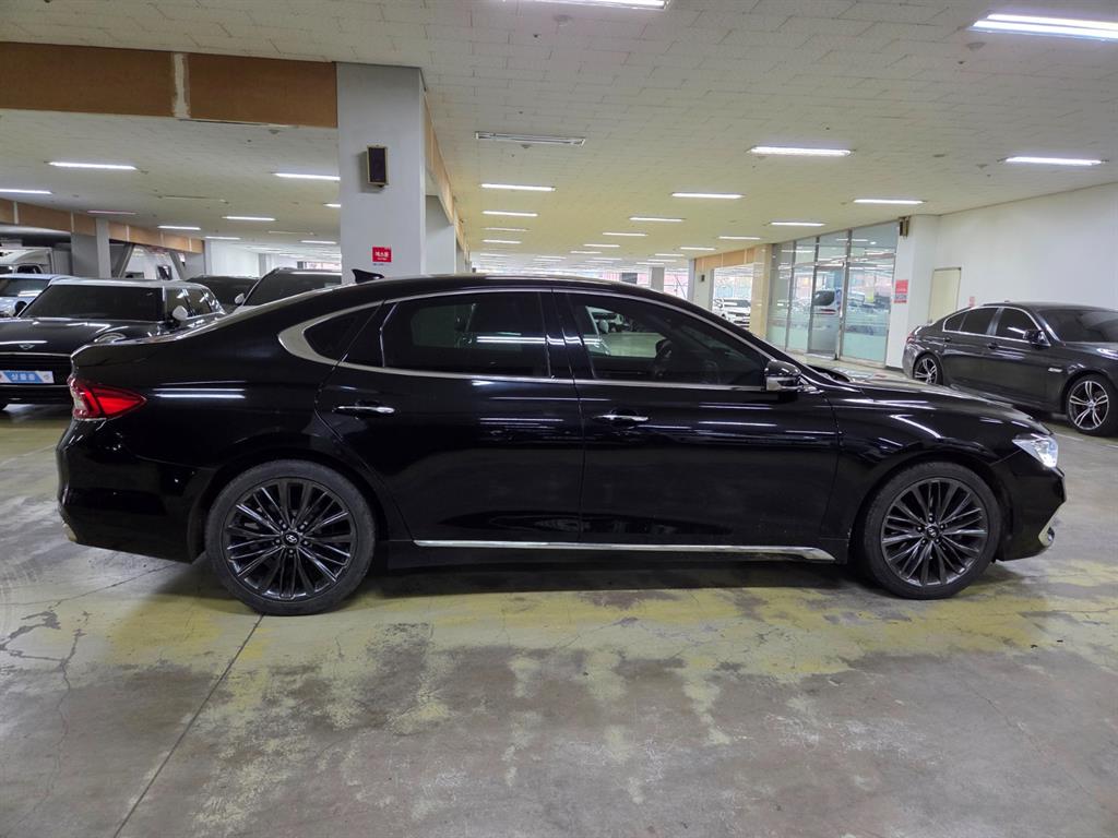 HYUNDAI Grandeur - Vista 5