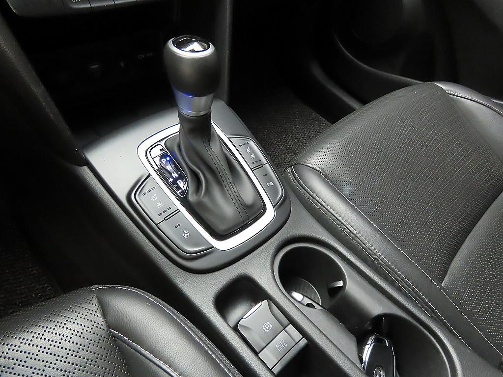 HYUNDAI Kona - Vista 12