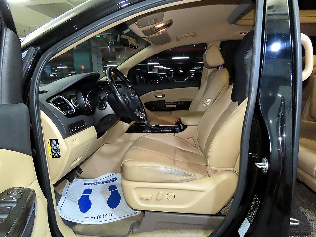 KIA Carnival - Vista 6