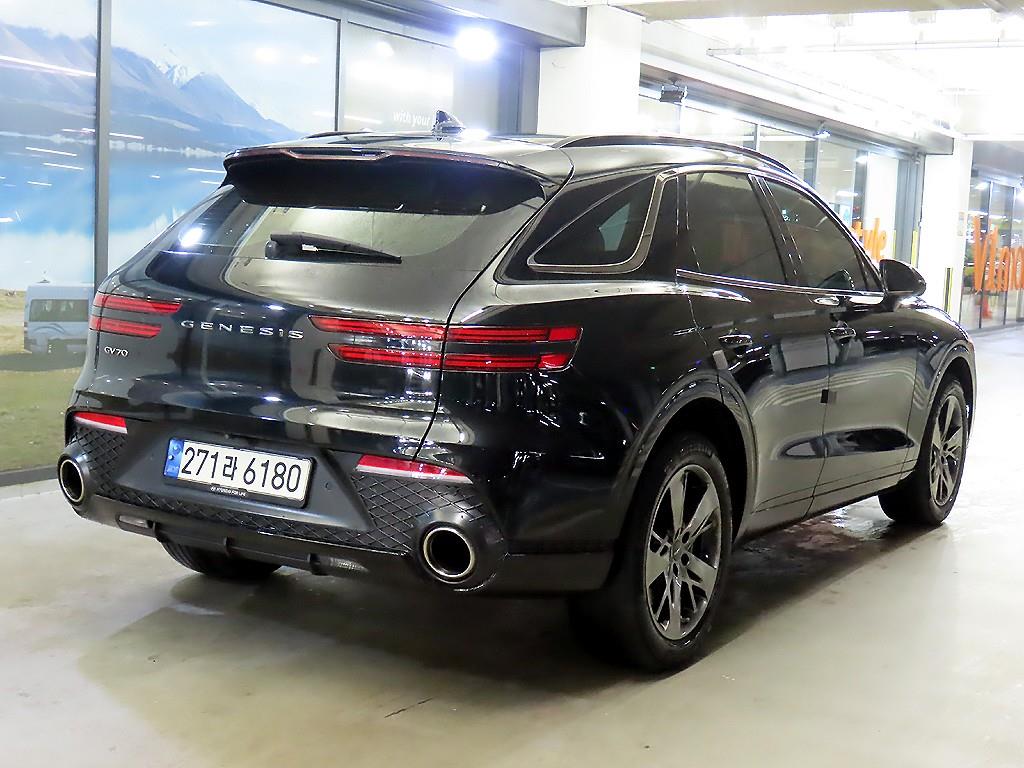 Genesis GV70 - Vista 4