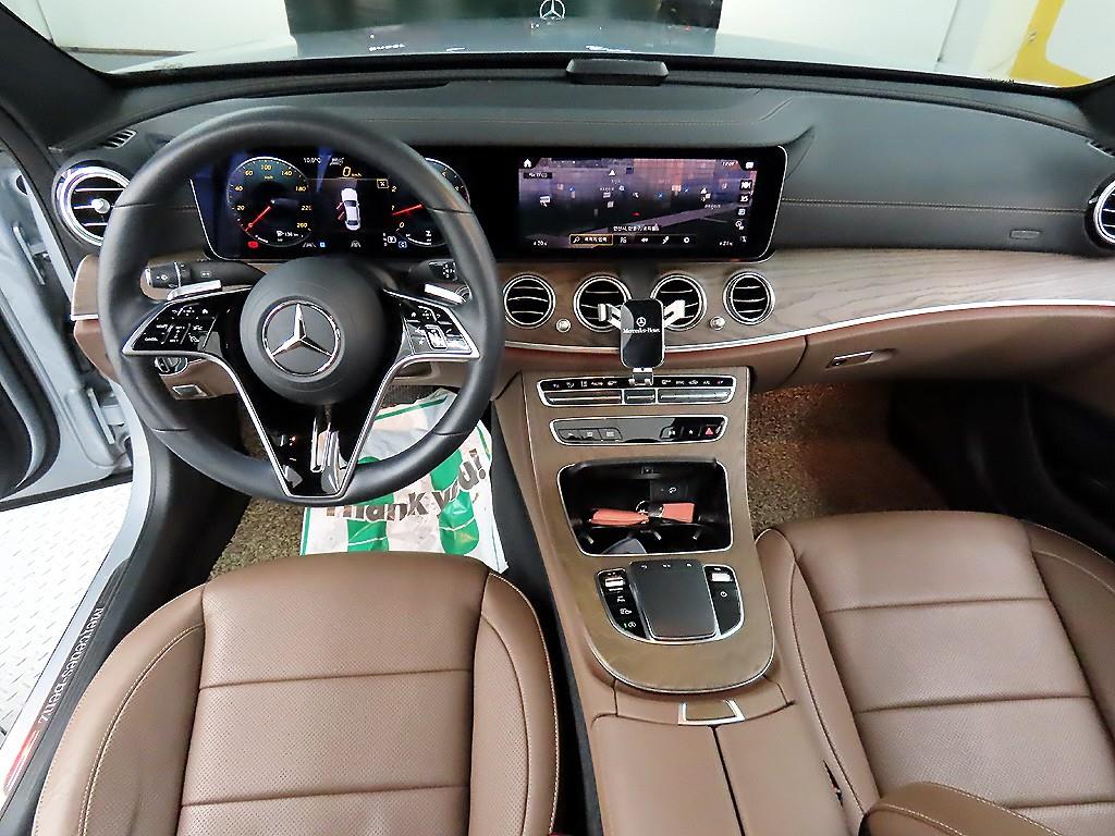 Mercedes Benz E class - Vista 7