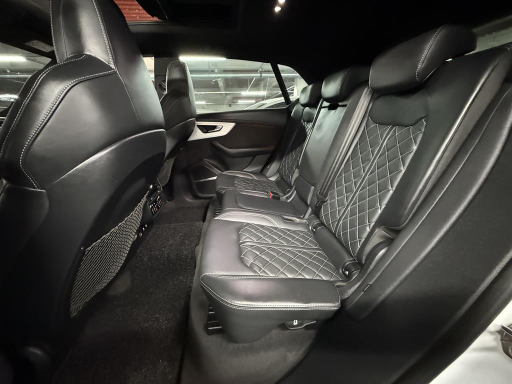 Audi Q8 - Vista 7