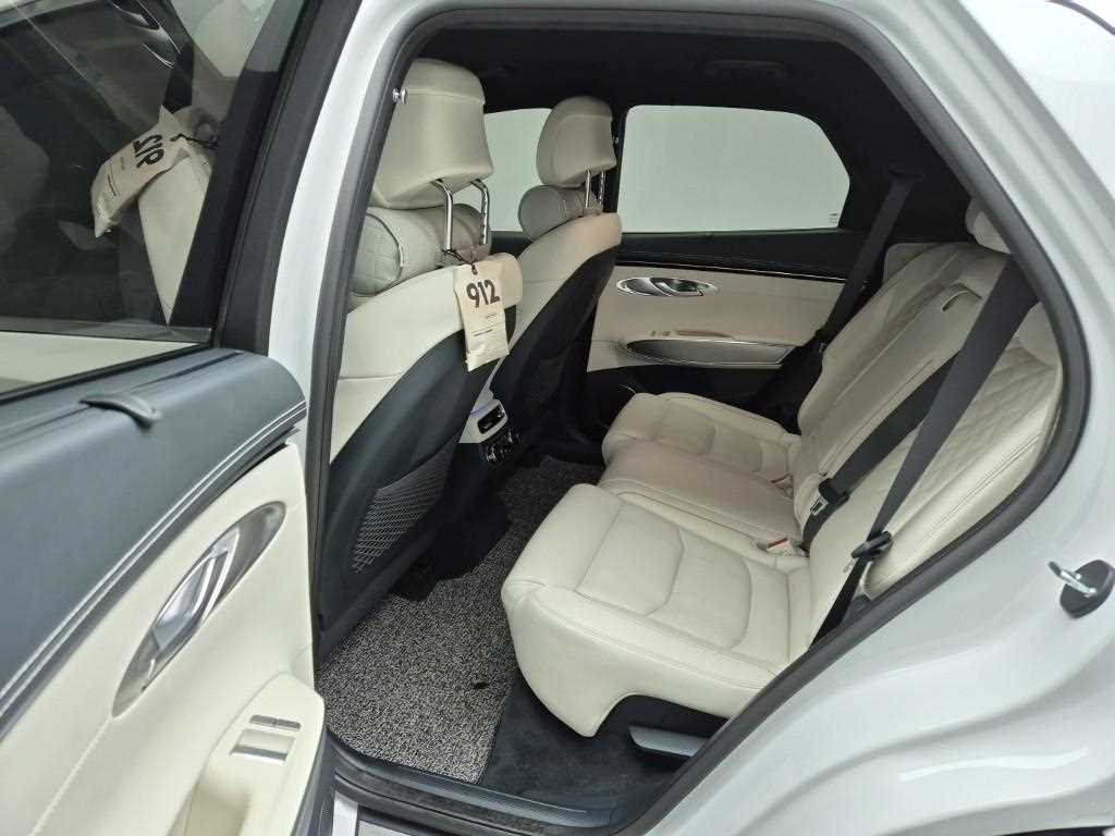 Genesis GV70 - Vista 12