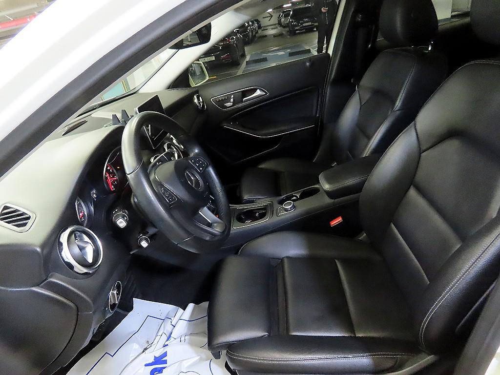 Mercedes Benz GLA Class - Vista 6