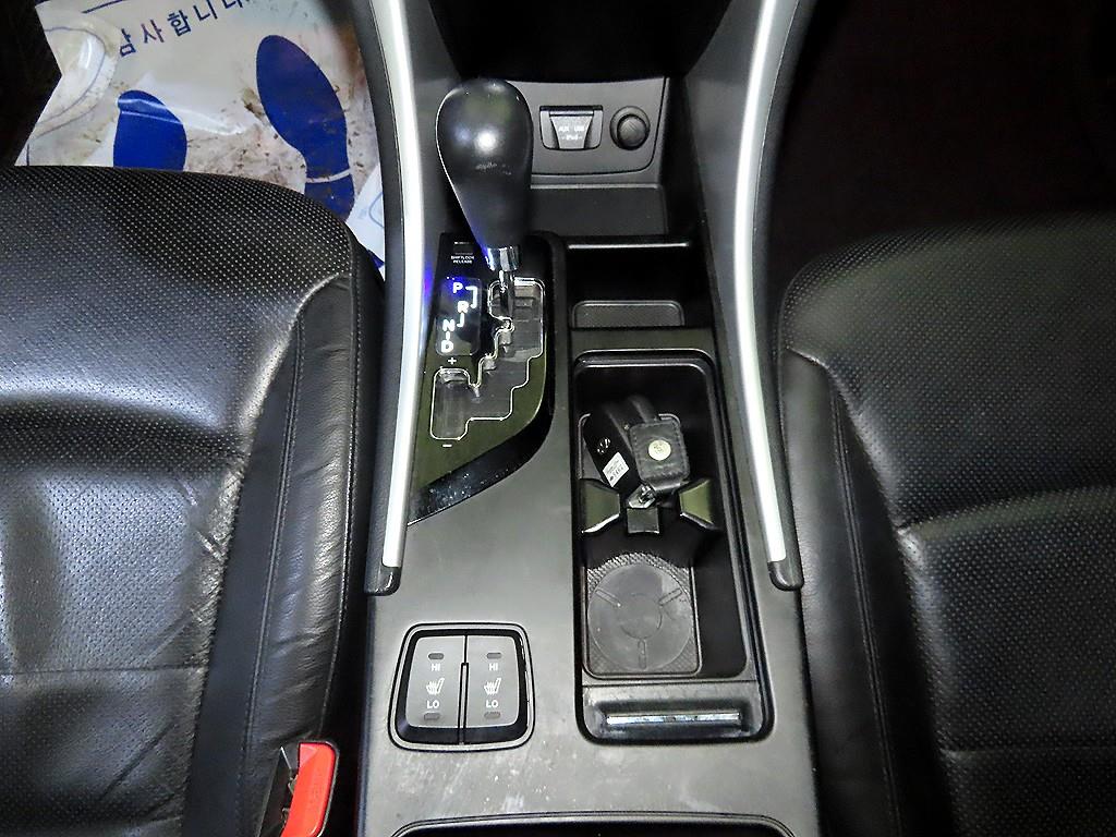 HYUNDAI Sonata - Vista 12