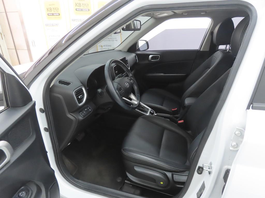 HYUNDAI Venue - Vista 5