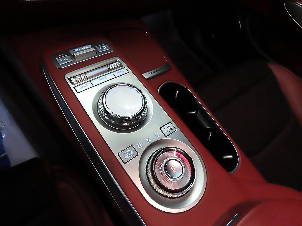 Genesis GV70 - Vista 12